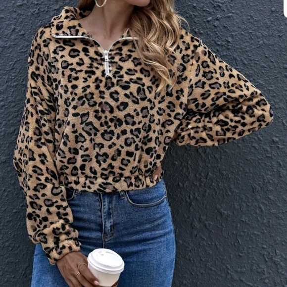 Half Zipper Leopard Top - Picture 3 of 3